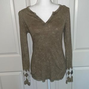NWOT BKE women’s long sleeve olive green shirt with sleeve detail. Size S.